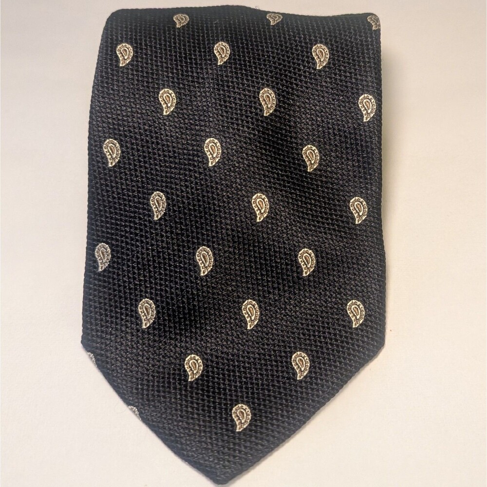 GIORGIO ARMANI Men's 100% Silk Black Necktie ITALY Designer Tie w White Paisley